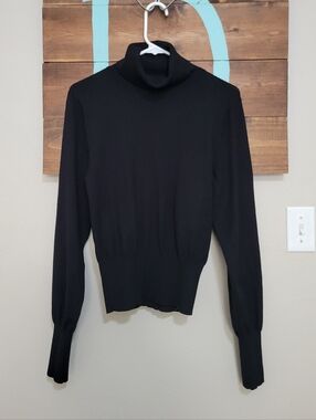 Babaton Minimalist Black Ribbed Hem Lightweight Turtleneck Sweater Size M